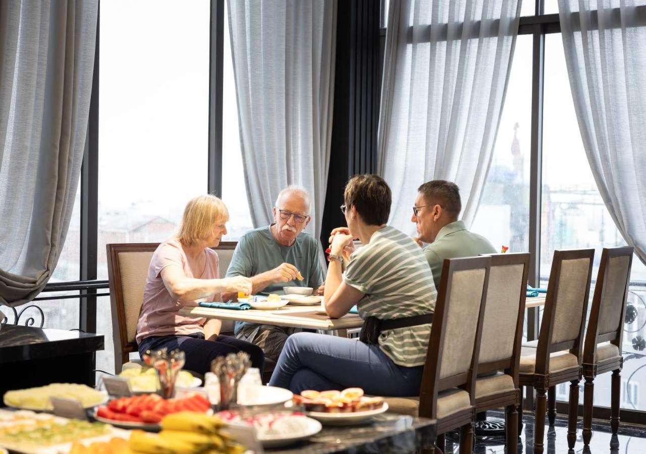 Hotel Family Hanoi